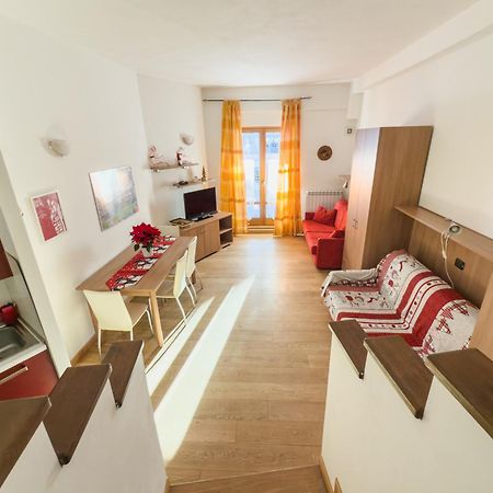 Ferienwohnung Monolocale Sulle Piste Da Sci Pila  Exterior foto